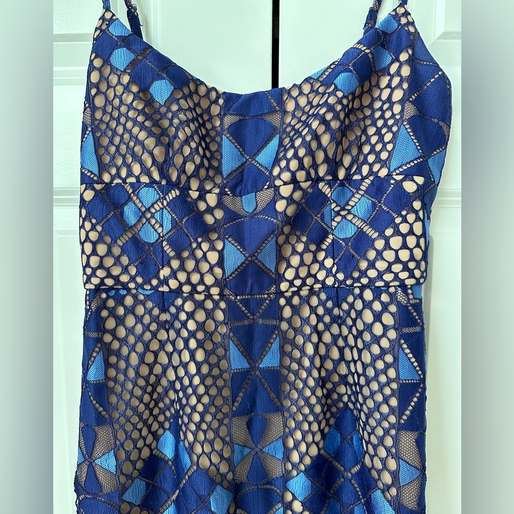 BCBG Maxazria Blue Lace Dress Size 0 - Picture 2 of 4
